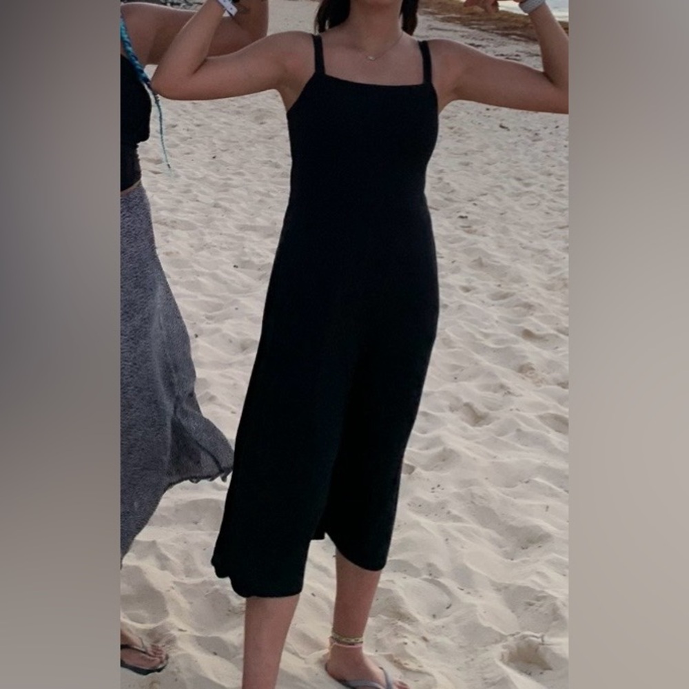 Women’s Black knit dress with pockets